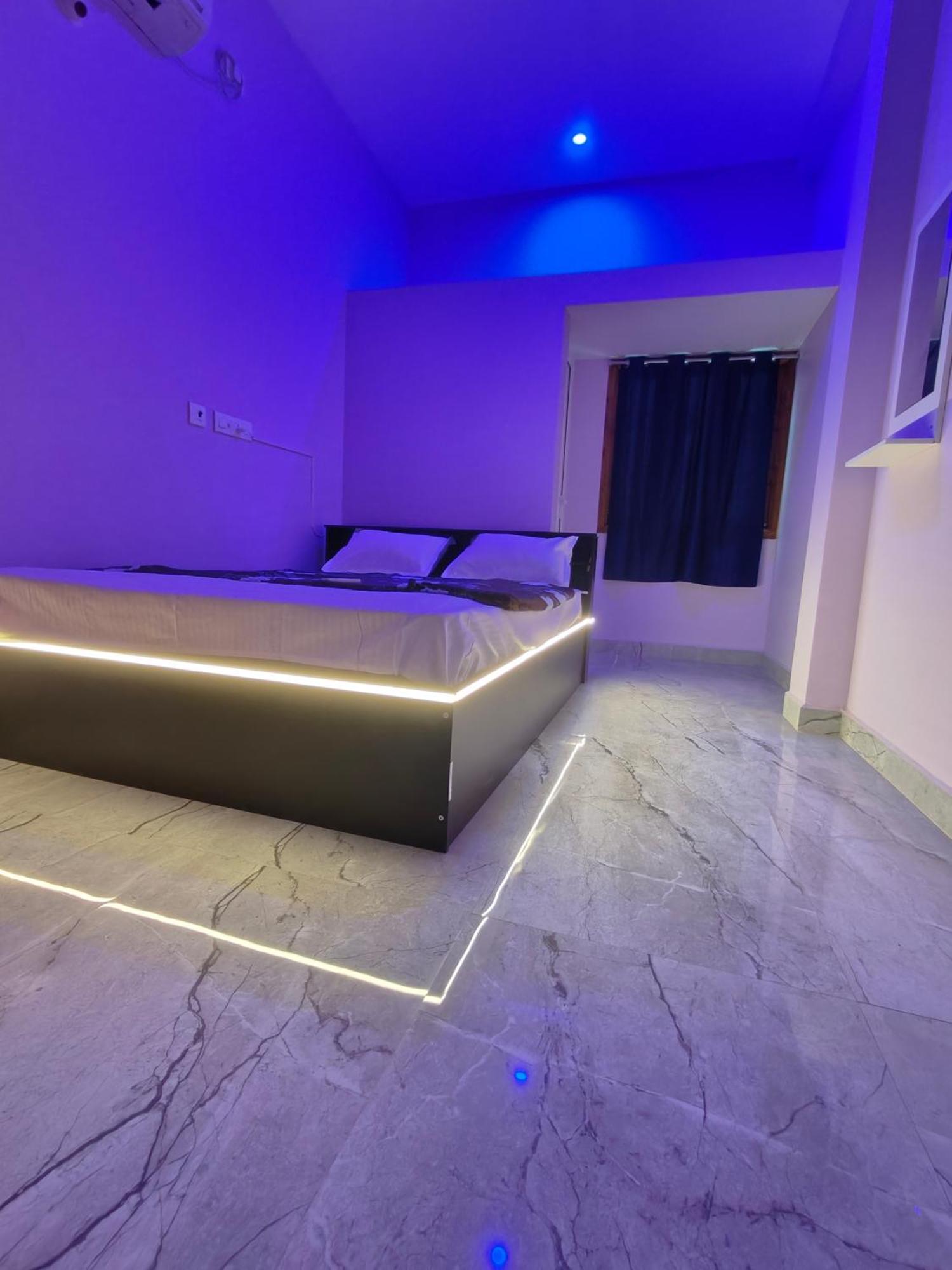Le Cadillac Bungalow بونديتْشيري الغرفة الصورة